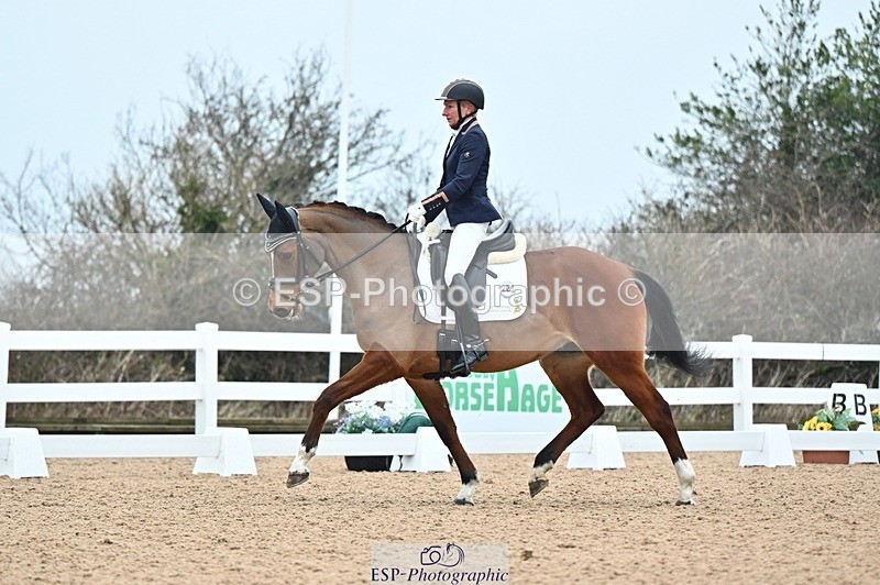 250214-104220-00872 - 221-Alice.Peternell-Noa.Le