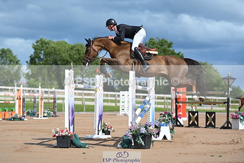 230721A-162841-07702 - Cls 10, 2 Star Big 1.45m Break to End