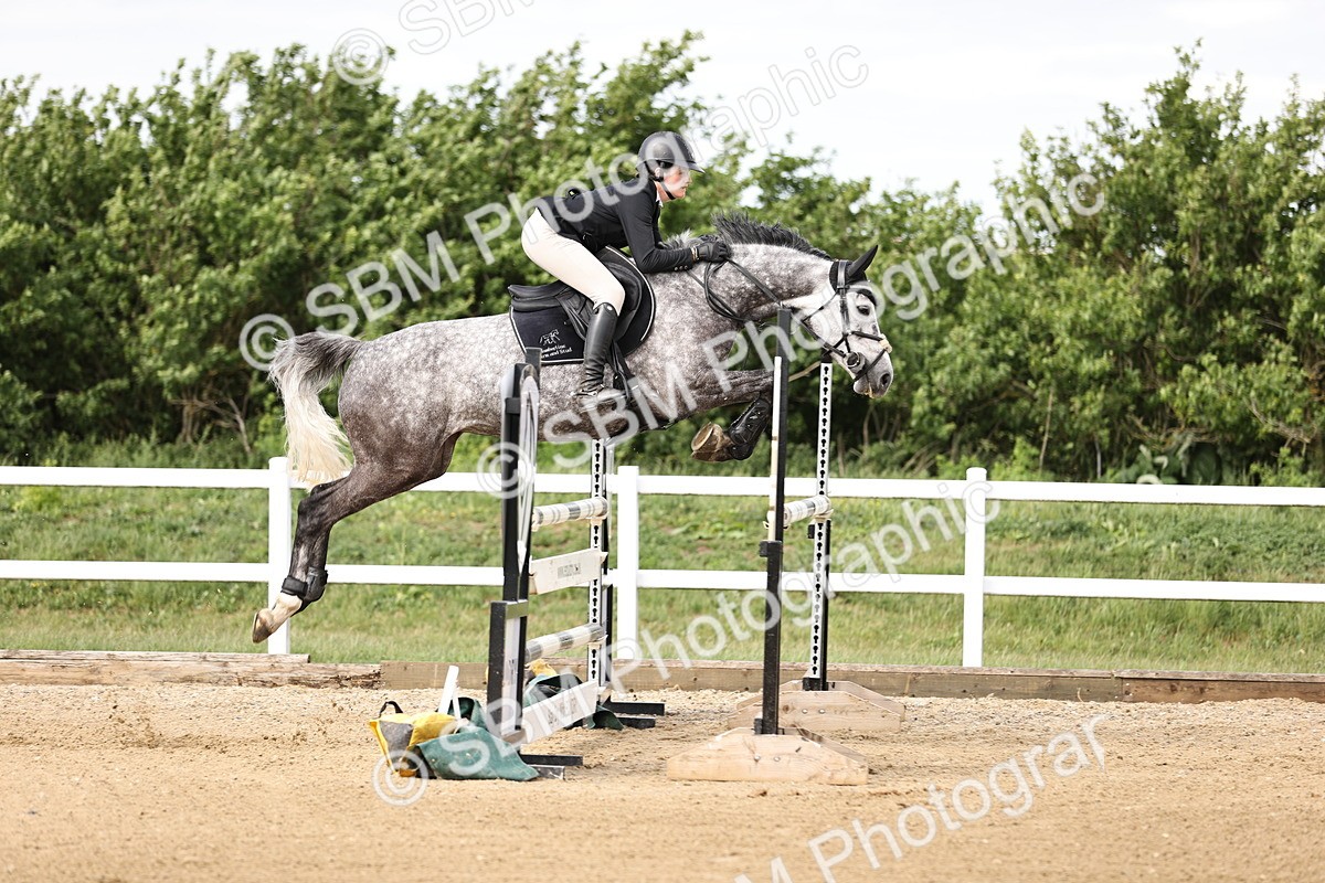 SBM_003568 - Class 13 - Senior Foxhunter - 1.20m