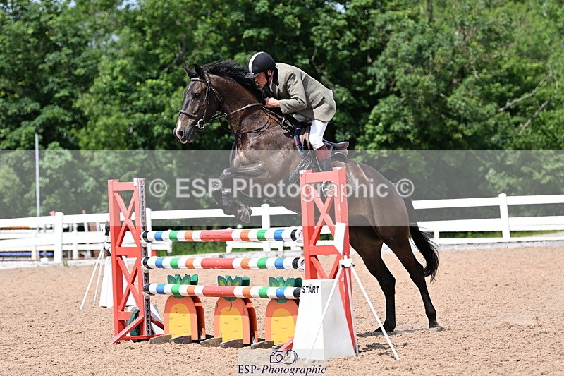 240619A-143422-00645 - Cls 4 Snr Newcomers and 1.10m Open