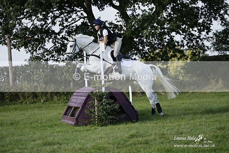  WWHT 171021 4038 - Open (1.00m)  17/10/21