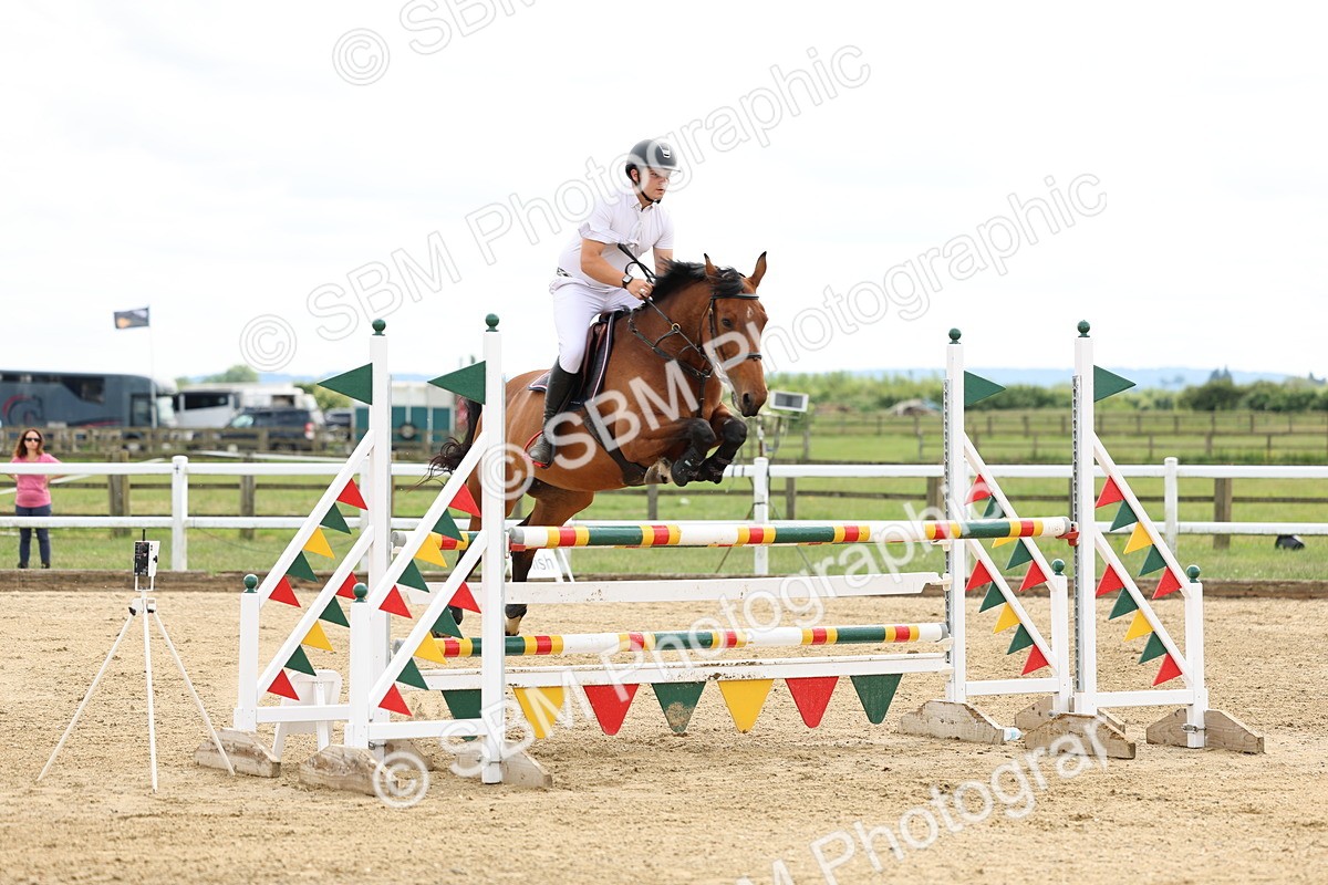 SBM_005975 - Class 19 - Senior Newcomers - 1.10m