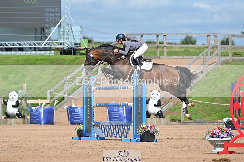 230721A-160131-07563 - Cls 10, 2 Star Big 1.45m Start to break