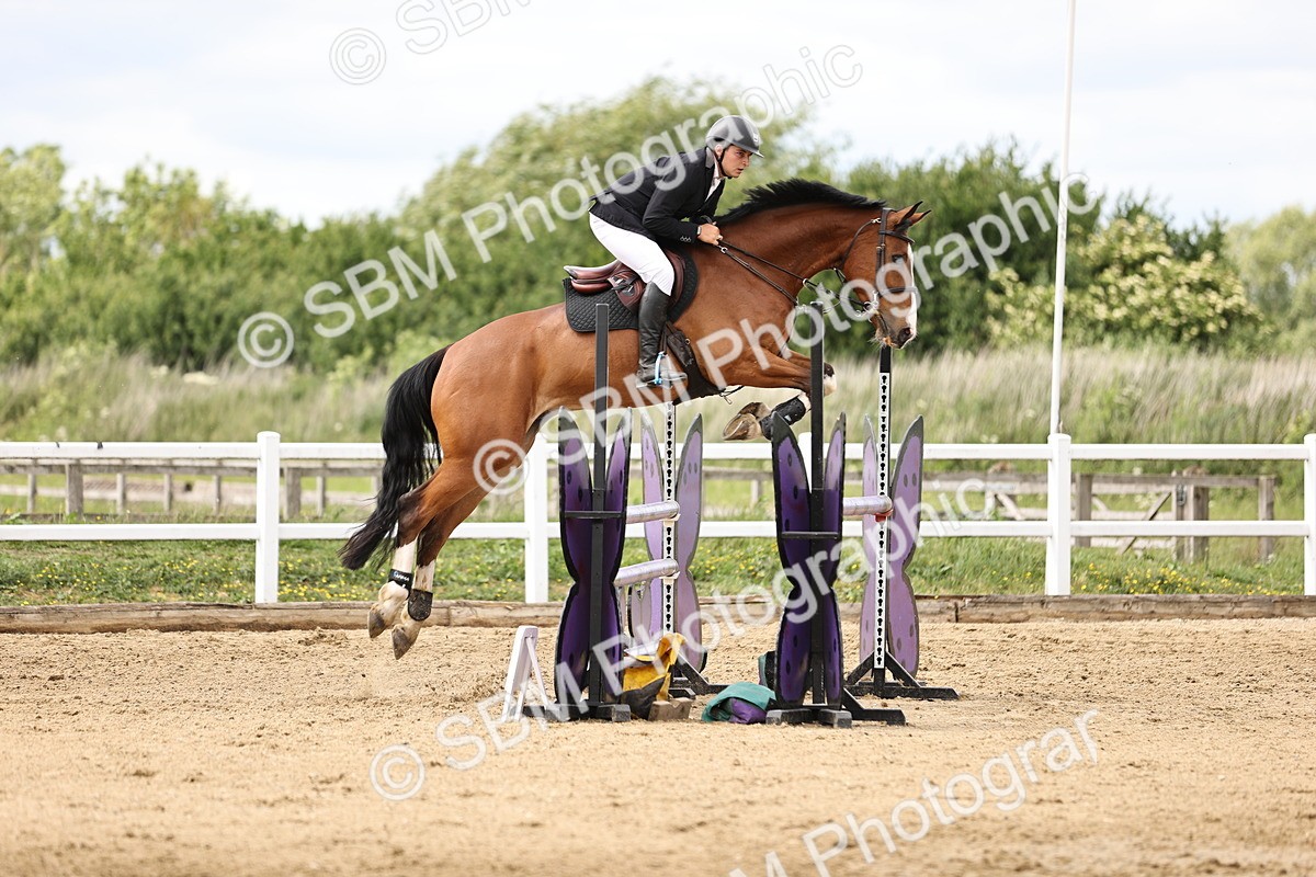 SBM_003426 - Class 11 - Senior Newcomers - 1.10m