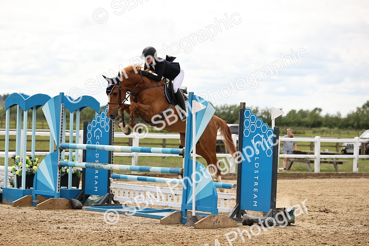 SBM_003260 - Class 11 - Senior Newcomers - 1.10m