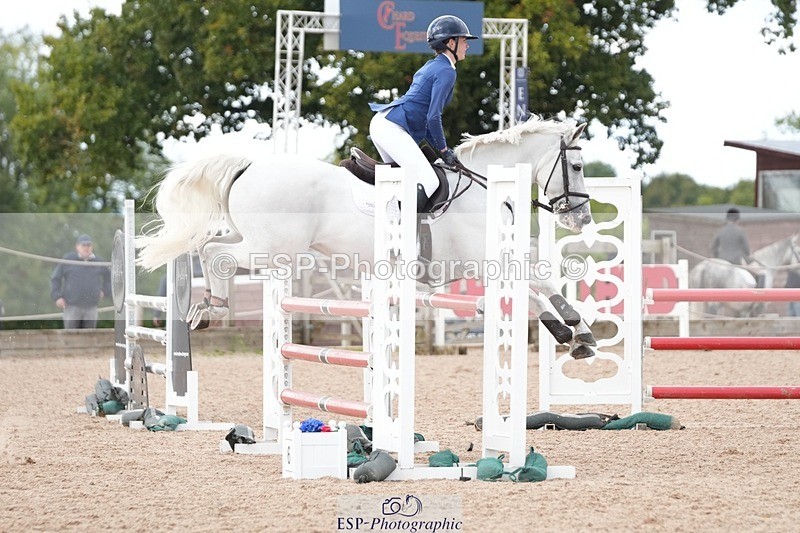 250921-123156-02945 - Cls 9 Pony Foxhunter and 1.10m