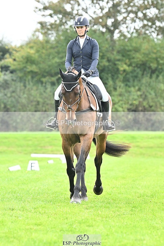 241024-142739-04305 - 582-Courtney.Romcke-JD.ON.THE.ROCKS