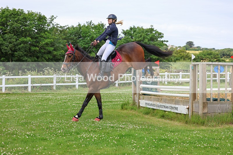 3E7A3603 - Class 6: Hawkins Motors Senior 1.00m Derby