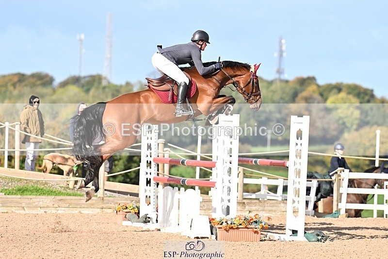 251005-103456-02797 - Cls 15 Foxhunter and 1.20m