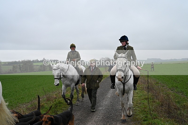 WJ7_9772 - Walk out..