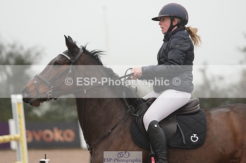 251207-121617-02021 - Cls 20 Snr Newcomers and 1.10m