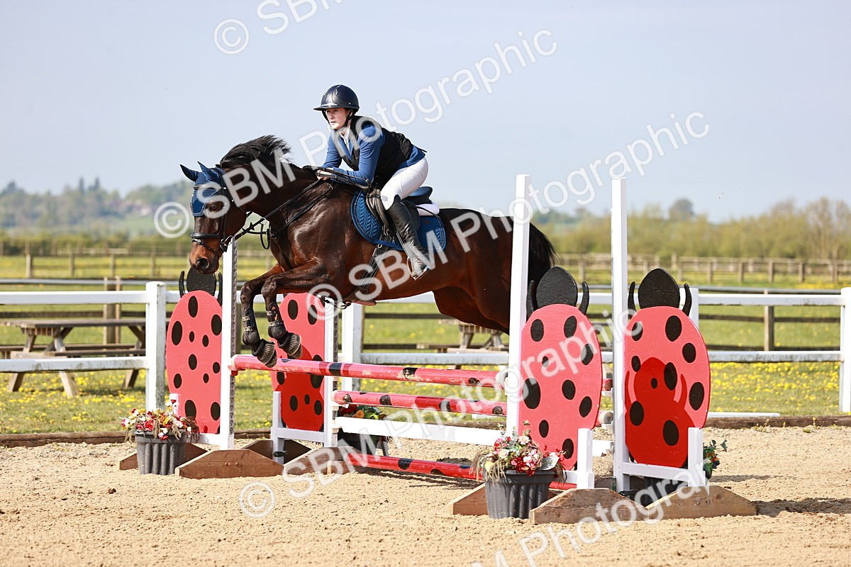  - Class 21 - Senior British Novice - 90cm