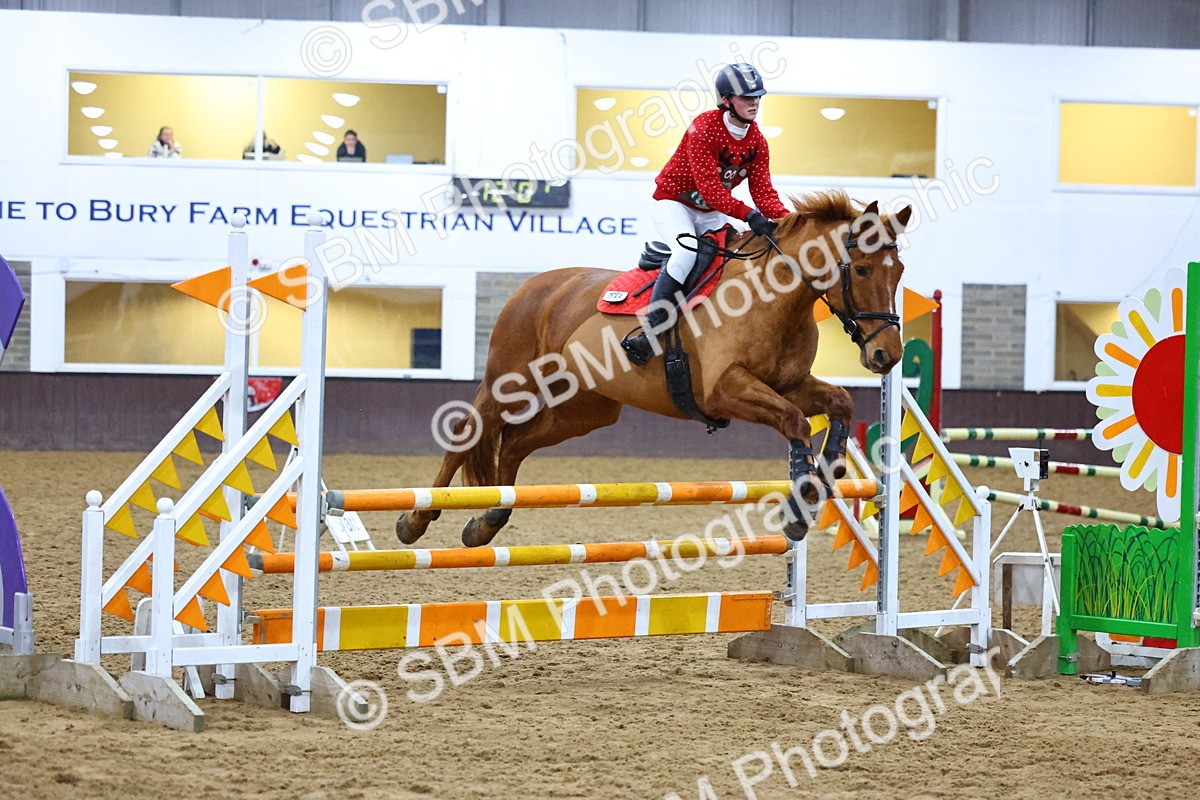 SBM_002732 - Class 6 - Holly & Ivy Stakes - 90cm