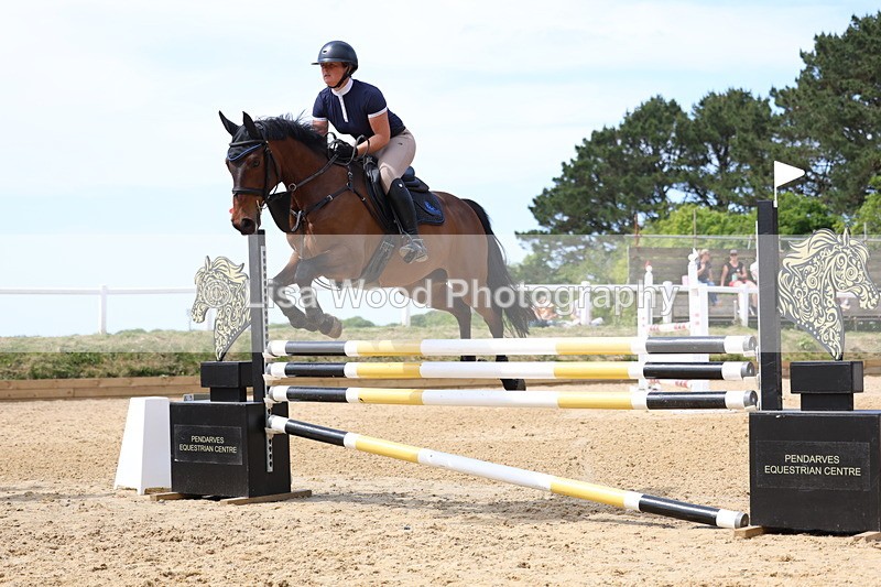3E7A7003 - Class 7: Senior Newcomers/1.10m open