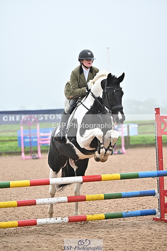 241103A-104730-06752 - SUN Cls 18 British Novice and 90cm Open