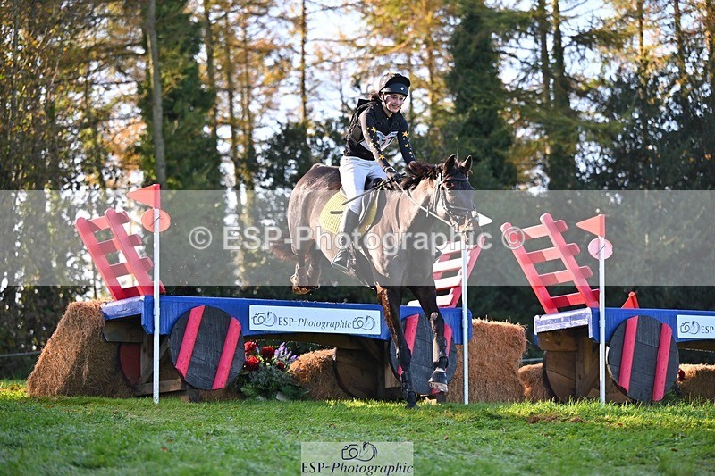 241026-112040-11927 - 377-Bethany.Hull-CARRICK.DIAMOND.OLIVER