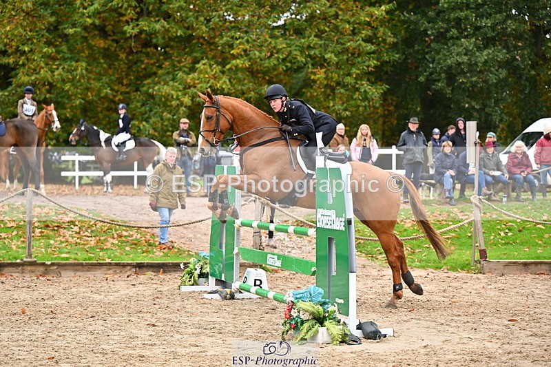 251026A-111724-23919 - D-321-Kirstie.Deakin-Main