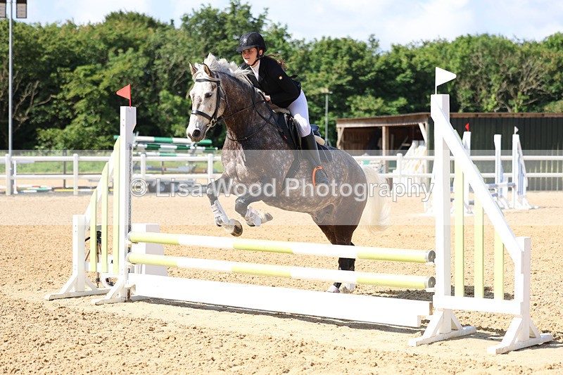 3E7A2501 - Class 2: 70cm Juniors and Seniors