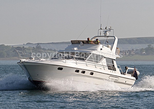 100522 LADY OF VEN IMG_2887 - Flybridge Cruisers