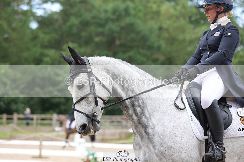 240523-121807-03769 - 226-CLONSHIRE_ON_TREND-Heidi_Coy