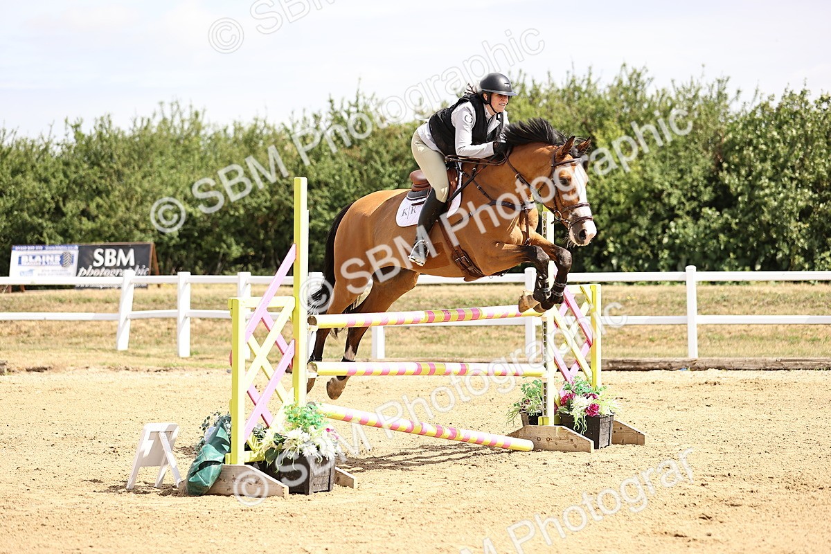 SBM_009660 - Class 8 - Senior Newcomers - 1.10  Open