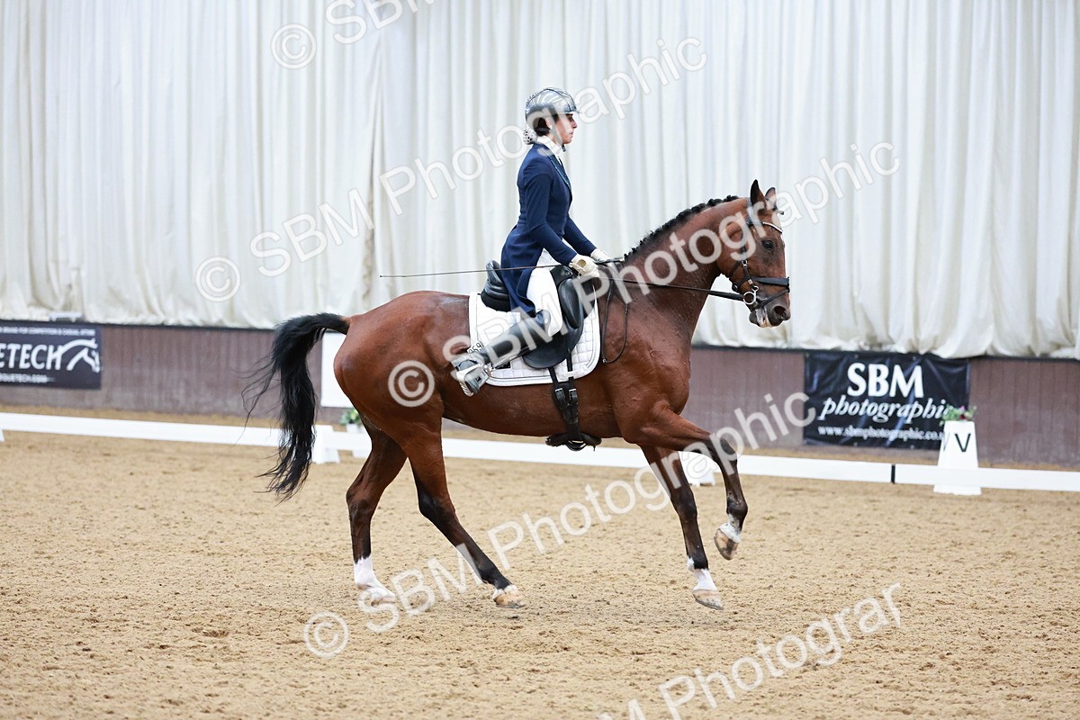 SBM_016445 - Class 5 - FEI INT II - 17.24-18.20