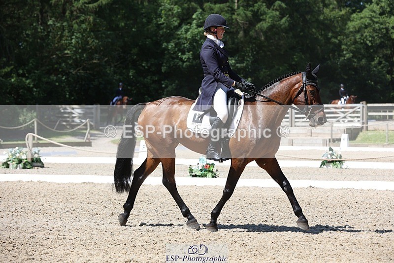 230526-111541-06019 - 151-GREANNANSTOWN_QUARRYMAN_GIRL-Grace_Taylor-WEDTrotUp+DR