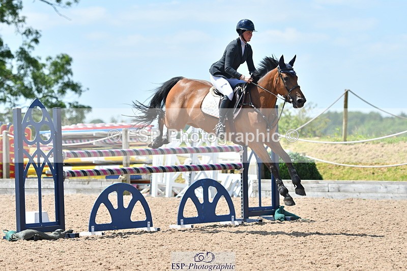 240609A-122634-05165 - Cls 18 Snr Newcomers and 1.10m Open