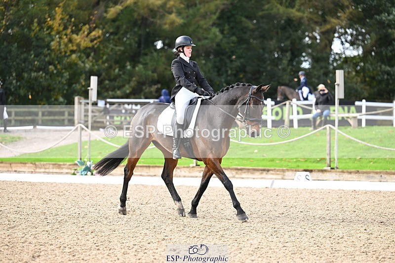 251023A-105122-01563 - B-132-Hannah.R.Jones