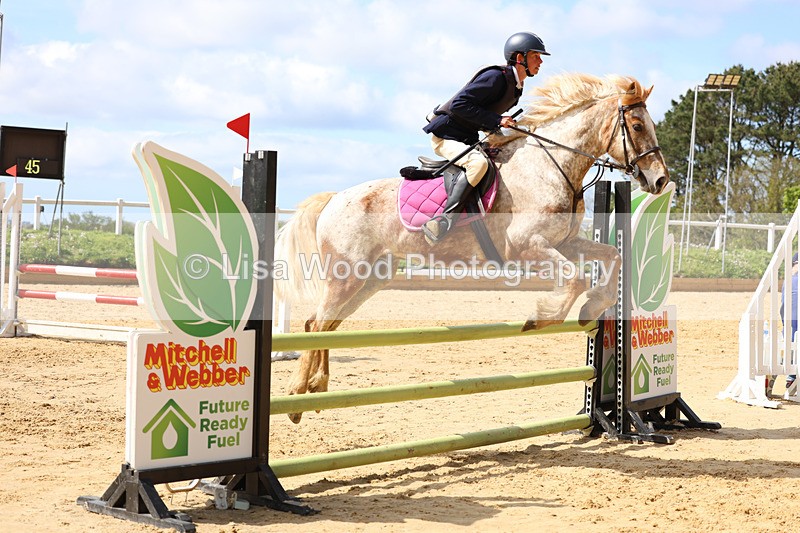 3E7A7956 - Class 10: 90 cm open