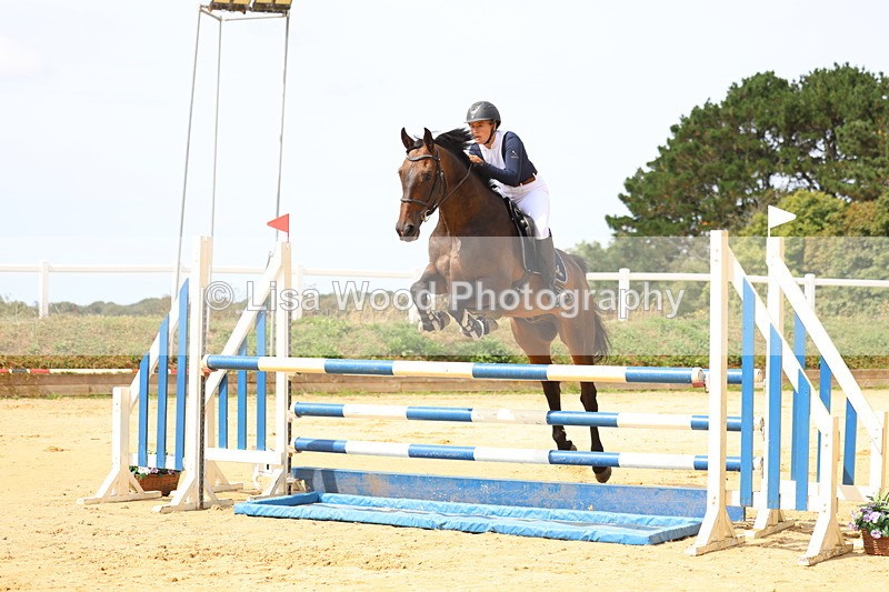3E7A4081 - Class 7: Senior Newcomers/1.10m open