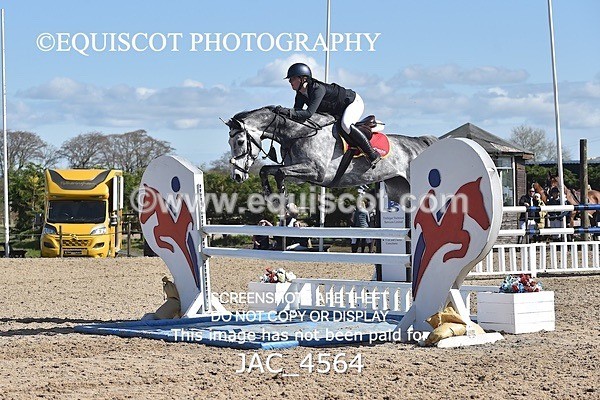JAC_4564 - CLASS 11 SAT Andrew Hamilton Coach, RHS Foxhunter Championship Qualifier