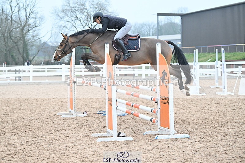 240113A-130001-02091 - Cls 12 Newcomers and 1.10m Open