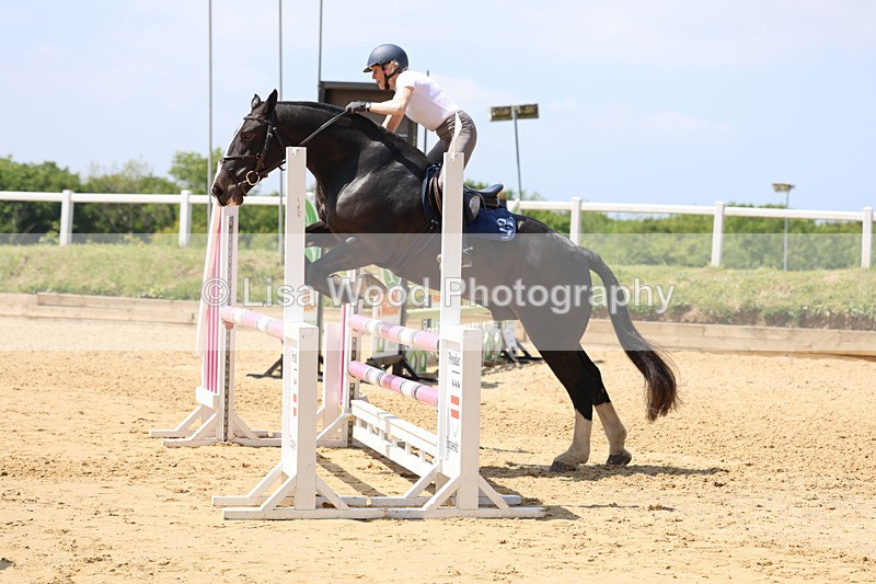 3E7A0278 - Class 9: Senior BN/90cm open