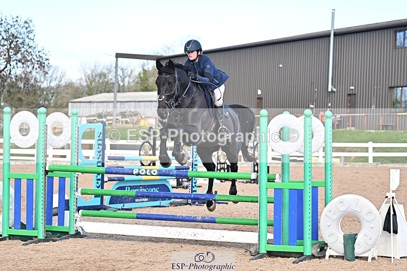 251119-133947-00491 - Cls 4 Newcomers and 1.10m Open