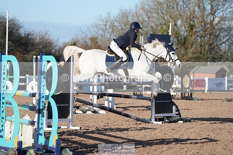 251130-122524-01178 - Cls 9 Pony Fox & 1.10m Open