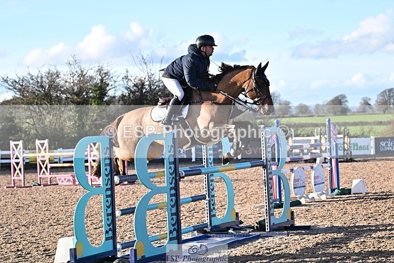 251203-135711-00757 - Cls 5 Foxhunter and 1.20m Open