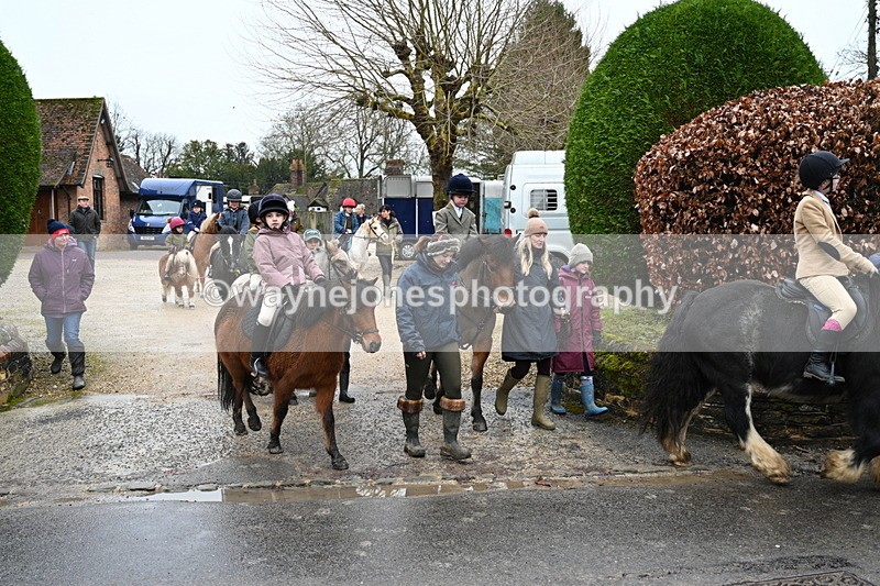 WJ7_9311 - Walk out..