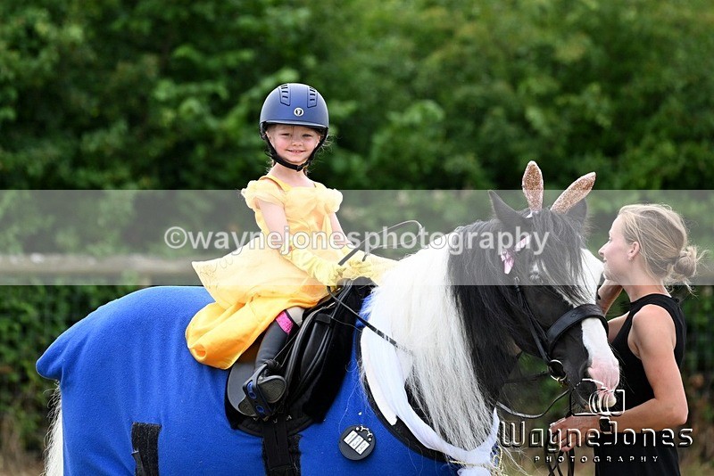 WJ6_8389 - Nancy & Churchill's first Show 22-06-25
