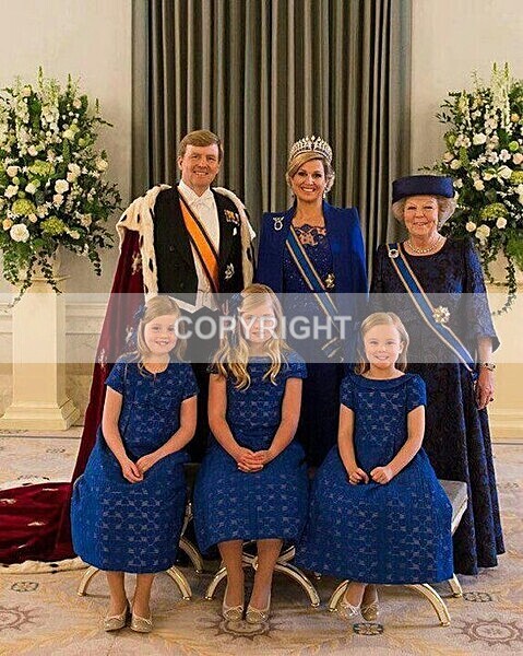 DD-20 K Willem and his mother Q Beatrix - Dutch Royals