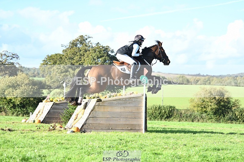 231022-150930-29127 - 352-GREANNANSTOWN.QUARRYMAN.GIRL-Grace.Taylor-XC