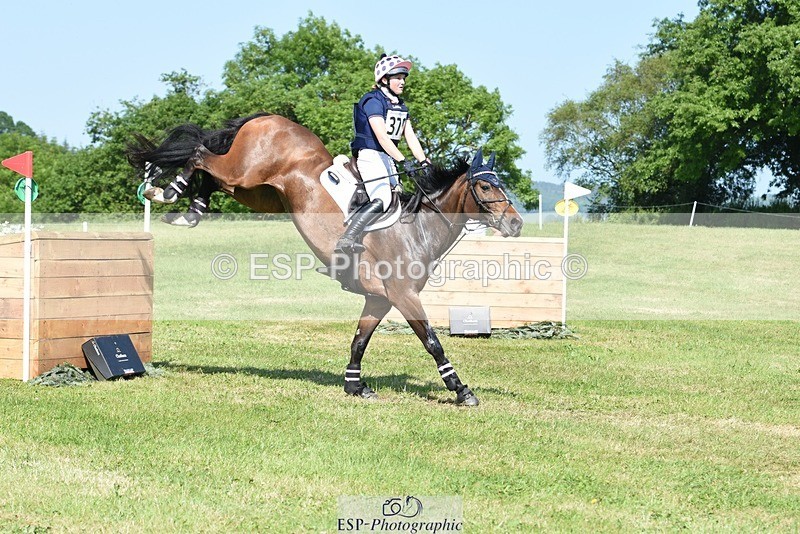 230527-160036-12325 - 379-QUIZICAL_Z-Alice_Hallows-XC