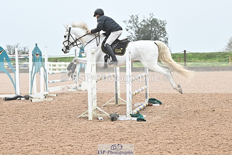 241103A-111545-06957 - SUN Cls 18 British Novice and 90cm Open