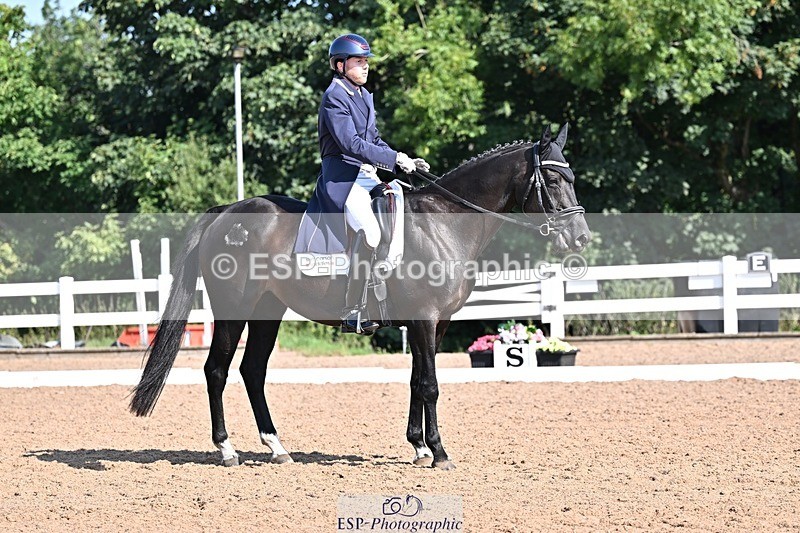 250816-102021-02421 - 046-Martyn.HumphreyIsabeau.May