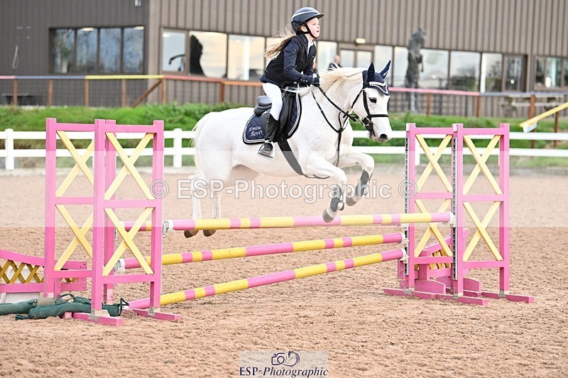 241117X-090437-03119 - Cls 05s A&B Pony Brit Nov & 80 Open