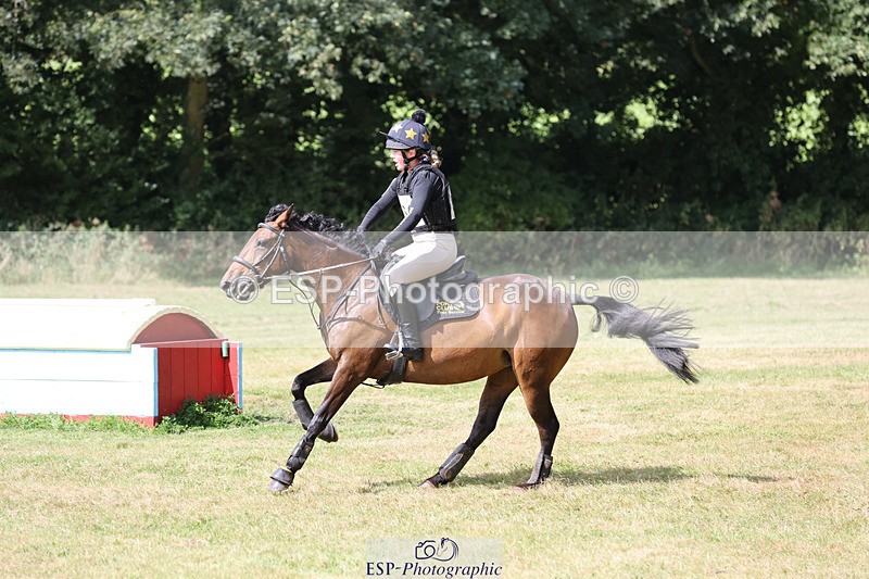 240825X-113917-32305 - 70cm XC 11.00 to 12.00