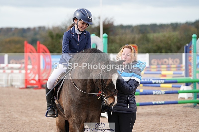 251026-123027-02393 - Cls 4 Pony Winter Novice + 80cm Open