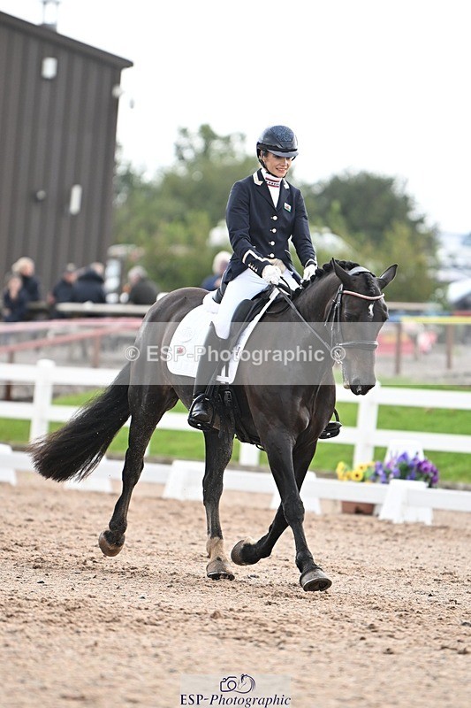 250907-125141-08462 - 005-Jessica.AllenHendrewen.Desert.Lady