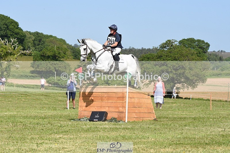 230527-104332-08710 - 261-COOLEY_NOW_OR_NEVER-Georgina_Herrling-XC