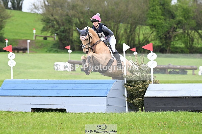 250419-105501-08692 - 554-Lauren.Reason-MERLYNS.CUSTARD.CREAM